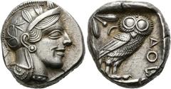 GRIECHISCHE MÜNZEN ATTIKA Athen (D) Tetradrachme (17,19 g), ca. 454-404 v. Chr. Av.: Kopf der Athena mit attischem Helm und Lorbeerkranz n.r. Rv.: AΘE, Eule n.r., Kopf v.v., dahinter Olivenzweig und M