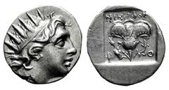 Greek Coins Islands of Caria. Rhodes. Drachm. 88-84 BC. Nikephoros, magistrate. (Hgc-6, 1461). Anv.: Radiate head of Helios to right. Rev.: ΝΙΚΗΦΟΡ / P - O Rose with bud to right; to left, hand holdin