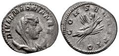 Roman Imperial Diva Mariniana. Antoninianus. 254 d.C. Rome. (Ric-V 1.6). (Rsc-16). Anv.: DIVAE MARINIANAE, veiled and draped bust right, set on crescent. Rev.: CONSECRATIO, Apotheosis of Mariniana: Ma