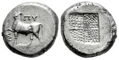 Greek Coins Thrace. Byzantion. Tetradrachm. 387/6-340 a.C. (Schönert-Geiss-693/7). (SNG BM Black Sea-7). (Hgc-3.2,1386). Anv.: 'ΠΥ. Bull standing left on dolphin left; monogram to left. Rev.: Stippled