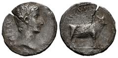 Roman Imperatorial Augustus. Denarius. 21-20 BC. Samos. (Ffc-19). (Ric-475). (Cal-821). Anv.: CAESAR bare head of Augustus right. Rev.: AVGVSTVS above heifer right. Ag. 2,92 g. Cleaned rust. Planchet 