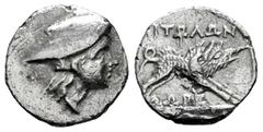 Greek Coins Aitolia League. Triobol. 279-168 a.C. Anv.: Head of Aetolia right, wearing kausia. Rev.: (A)ITΩΛΩN. Calydonian boar right; ΣΑΡ monograms below, spearhead in exergue. Ag. 2,25 g. Cleaned. R