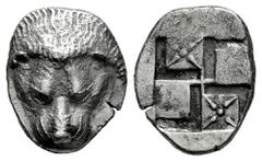 Greek Coins Cimmerian Bosporos. Pantikapaion. Diobol. 450-438/7 a.C. (SNG Stancomb-520). (MacDonald-11/1.2). (Hgc-3.2,34 (Triobol)). Anv.: Facing head of a lion. Rev.: Quadripartite incuse square with