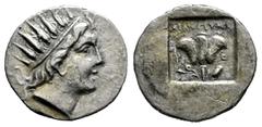 Greek Coins Rhodos. Rhodes. Drachm. 88-84 BC. Philostra(tus) magistrate. (Hgc-6,1461 var.). Anv.: Radiate head of Helios right. Rev.: ΦIΛOCTPA, rose with single bud; P-O across fields, owl standing ri