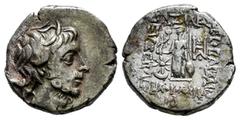 Greek Coins Cappadocian Kingdom. Ariobarzanes III Eusebes Philoromaios. Drachm. RY 11 = 43/2 BC. (Simonetta-3d). Anv.: Diademed and bearded head right. Rev.: ΒΑΣΙΛΕΩΣ ΑΡΙΟΒΑΡΖΑΝΟΥ ΕΥΣΕΒΟΥΣ ΚΑΙ ΦΙΛΟΡΩΜ