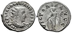 Roman Imperial Valerian I. Antoninianus. 255-256 d.C. Rome. (Ric-V 1.128). (Rsc-224). (Mir-77c). Anv.: IMP C P LIC VALERIANVS P F AVG, radiate, draped and cuirassed bust to right. Rev.: VICTORIA AVGG,