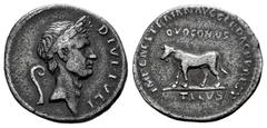 Roman Imperatorial The only known - Ex UBS | Julius Caesar. Q. Voconius Vitulus. Denarius. ca. 105 A.D. Restitution of Trajan. (Ric-Unlisted). (Cohen-Unlisted). (Kommick-Unlisted). Anv.: DIVI IVLI. La