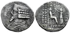 Greek Coins Kingdom of Parthia. Phraates IV. Tetradrachm. Apellaios SE 289 = November 24 BC. Seleukeia on the Tigris. (Sellwood-51.36). Anv.: Diademed and draped bust to left. Rev.: ΒΑΣΙΛΕΩΣ / ΒΑΣΙΛΕΩ