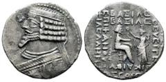 Greek Coins Kingdom of Parthia. Phraates IV. Tetradrachm. Gorpiaios SE 288 = August 24 BC. Seleukeia on the Tigris. (Sellwood-52.6). Anv.: Diademed bust to left, with wart on forehead. Rev.: ΒΑCΙΛΕΩΣ 