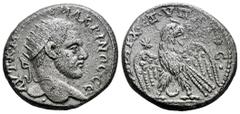 Imperio Romano Macrino. Carrhae. Tetradracma. 217-218 d.C. Mesopotamia. (Prieur-835). Anv.: AYT K M OΠ CЄ MAKPINOC CЄ. Busto radiado a derecha. Rev.: ΔHMAPX ЄΞ YΠATOC. Águila en pie mirando a derecha,