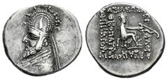 Greek Coins Kingdom of Parthia. Sinatrukes. Drachm. 93-69 BC. Rhagai. (Sellwood-33.4). (Shore-114). Anv.: Diademed and draped bust to left, wearing tiara. Rev.: BAΣIΛEΩΣ MEΓAΛOV APΣAKOY ΘEOΠATPOY NIKA