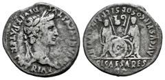 Roman Imperatorial Augustus. Denarius. 7-6 BC. Lugdunum. (Ric-I 207). (Bmcre-519ff). (Rsc-43). Anv.: CAESAR AVGVSTVS DIVI F PATER PATRIAE, laureate head to right. Rev.: AVGVSTI F COS DESIG PRINC IVVEN