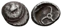 Greek Coins / Grecia Antigua Lycia. Dióbolo. 470-435 a.C. Kuprilli. Anv.: Escudo con Pegasos volando a izquierda. Rev.: Triskele dentro de círculo incuso. Ag. 1,46 g. Escasa. BC/MBC-. Est...70,00.