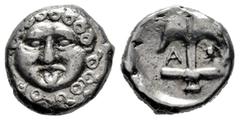 Greek Coins Thrace. Apollonia Pontika. Drachm. 400-380 BC. (Gc-1655). (Sng Cop-456). Anv.: Facing gorgoneion. Rev.: Anchor; A to left, crayfish to right . Ag. 2,94 g. VF. Est...60,00. Spanish Descript