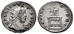 Roman Imperial Gallienus. Antoninianus. 257 AD. Lugdunum. (Ric-22). Anv.: IMP GALLIENVS AVG, radiate and cuirassed bust right. Rev.: IOVI VICTORI, Jupiter standing facing, holding Victory and spear, o