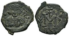 Byzantine Empire Tiberius III Apsimar. 40 Nummi. 698-705 d.C. Syracuse Mint. (Doc-1395). (Mib-79b). Anv.: Crowned and cuirassed bust facing, holding spear and shield; star to left . Rev.: Large M flan