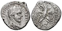 Roman Imperial Macrinus. Coele-Syria. Tetradrachm. 217-218 AD. Heliopolis. (Prieur-1200). Anv.: (ΥΤ) Κ Μ ΟΠ C••Є ΜΑΚΡΙΝ(ΟC CЄ), radiate bust right. Rev.: ΔΗΜΑΡΧ ЄΞ ΥΠΑΤΟC Π Π Eagle with spread wings s