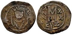 Byzantine Empire Mauricius Tiberius. Follis. Año 20 = 601/2 d.C. Cyzicus. (Doc-134a). (SB-519). Anv.: O N MVRICI TIBNER PE(RP AVC) Crowned facing bust of Maurice, wearing consular robes, holding mappa