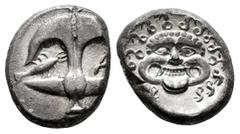 Greek Coins Thrace. Apollonia Pontika. Drachm. Late 5th-4th centuries BC. (Hgc-3.2, 1323). (SNG BM Black Sea-153). Anv.: Upright anchor; crayfish to left, A to right. Rev.: Facing gorgoneion. Ag. 3,24