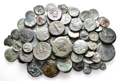 Group Lots A lot containing 87 bronze coins. All: Magna Graecia. Fine to very fine. LOT SOLD AS IS, NO RETURNS. 87 coins in lot. From a Swiss collection, formed in Ticino from the 1970s to 2000s.