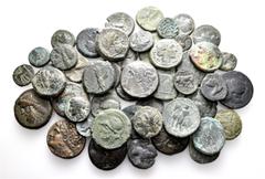 Group Lots A lot containing 48 bronze coins. All: Magna Graecia. Fine to very fine. LOT SOLD AS IS, NO RETURNS. 48 coins in lot. From a Swiss collection, formed in Ticino from the 1970s to 2000s.