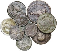 Lotes de conjunto / Lots Lote formado por: un dupondio, dos bajos imperios y cuatro antoninianos, incluye tres bronces ibéricos. Total 10 monedas. A examinar. MBC-/MBC+.