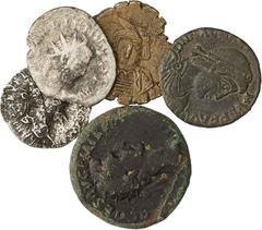 Lotes de conjunto / Lots Lote formado por: un dupondio, un denario, un antoniniano, un bronce del Bajo Imperio y un follis bizantino. Total 5 monedas. A examinar. RC/MBC.
