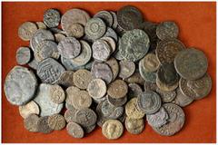 Lote de 157 monedas romanas de bronce: 59 del Bajo Imperio, 17 follis, 6 coloniales, 1 semis, 67 cuadrantes y 4 ases republicanos, incluye también 3 bizantinas. Imprescindible examinar. BC-/MBC+
