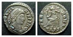 ROMAN IMPERIAL COINAGE GRATIAN (367-383) GRATIAN (367-383) AR-Siliqua, 2,19 g. Trier. c. 367-375. Obv.: DN GRATIANVS PF AVG Diademed, draped, cuirassed best r. Rev.: VRBS ROMA / TRPS• Roma l., Victory