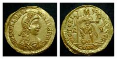 ROMAN IMPERIAL COINAGE VALENTINIAN III (425-455) VALENTINIAN III (425-455) AV-Solidus, 4,49 g. Ravenna. c. 426-430. Obv.: D N PLA VALENTI-NIANVS P F AVG Diademed bust r. Rev.: VICTORIA-A AVGGG / R-V /