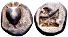 The Lundahl collection (1955-1995) Aegina, Aegina. Ca. 525-500 BC. AR stater, 12.03 g. Sea turtle, no collar and an almost smooth carapace / skew pattern within incuse square. Milbank, pl. 1, 5. Very 