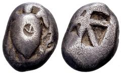 The Lundahl collection (1955-1995) Aegina, Aegina. Ca. 480-457 BC. AR drachm, 5.73 g. Sea turtle, seen from above / incuse with skew pattern. Milbank Period III. Round bankers'mark on turtles shield. 
