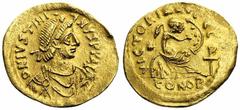 Giustiniano I (527-565) - Semisse Zecca: Costantinopoli - Fronte: busto diademato, paludato e corazzato dell'Imperatore a destra - Retro: la Vittoria seduta a destra, nell'atto di incidere uno scudo; 