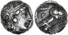 Monnaies grecques / Greek coins Attique, Athènes - Tétradrachme A/ Tête d'Athéna à droite coiffée du casque attique à cimier. R/ Dans un carré creux, une chouette debout à droite avec la tête de face.