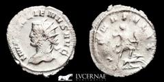 Roman Empire Roman Empire - Gallienus joint reing with Valerian I (253-260 A.D.) Silver antoninianus (2,62 g. 23 mm.). Minted in Rome, 258-259 A.D. IMP GALLIENVS AVG. Radiate head left. DIANA FELIX. D