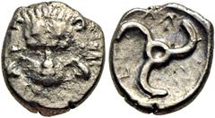 GRIECHISCHE MÜNZEN LYCIA Lykische Dynasten Perikle (380-360) Tetrobol ca. 380-360 Av.: Löwenskalp. Rv.: Triskeles. SNG von Aulock: 4254/4255 2.56 g. Gutes sehr schön