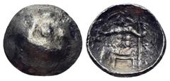 KELTISCHE MÜNZEN Drachme. OSTKELTEN, Imitationen griechischer Münzen.. Imitationstypus Alexander III./Philippos III. Av.: Stilisierter Kopf des Herakles mit Löwenhaube nach rechts. Rv.: Stilisierter Z