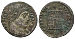 RÖMER, KAISERZEIT. Constantinus I. 306-337, Follis 325-326, Cyzicus. Av.: CONSTAN-TINVS AVG, belorbeerte und gepanzerte Büste nach rechts. Rv.: PROVIDEN-TIAE AVGG // SMKΓ•, Lagertor mit zwei Türmen oh
