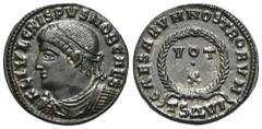 RÖMER, KAISERZEIT. Crispus 317-326, Follis 324, Thessaloniki. Av.: FL IVL CRISPVS NOB CAES, belorbeerte und drapierte Büste nach links. Rv.: CAESARVM NOSTRORVM // TSΔVI, im Lorbeerkranz VOT•X. 2,80 g.