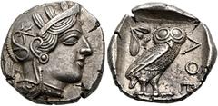 GRIECHEN, ATTICA. Athen, Tetradrachme 454-404 v. Chr. Av.: Kopf der Athena mit attischem Helm und Lorbeerkranz nach rechts. Rv.: AΘE, Eule nach rechts stehend, dahinter Olivenzweig mit Frucht und Halb