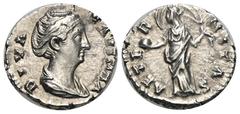 RÖMER, KAISERZEIT. Faustina Maior 138-141, Konsekrationsprägungen, Denar nach 141, Rom. Av.: DIVA FAV-STINA, drapierte Büste nach rechts. Rv.: AETERNITAS, Providentia mit Globus und hochwehendem Schle