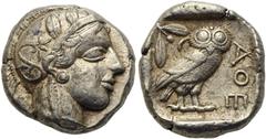 GRIECHISCHE MÜNZEN ATTIKA Athen Tetradrachme ca. 454 - 404 v. Chr. Av.: Kopf der Athena mit attischem Helm und Lorbeerkranz nach rechts. Rv.: AOE, Eule n.r., Kopf v.v., dahinter Olivenzweig und Mondsi