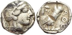 GRIECHISCHE MÜNZEN ATTIKA Athen Tetradrachme 430-420 v. Chr. Av.: Archaischer Kopf der Athena nach rechts, auf ihrem Helm drei Olivenblätter und ein Pflanzentrieb. Rv.: ATHE, im Quadratum Incusum Eule