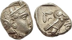 GRIECHISCHE MÜNZEN ATTIKA. Athen. Tetradrachme ca. 393-355 17,16 g. Av.: Kopf der Athena nach rechts, auf ihrem Helm drei Olivenblätter und ein Planzentrieb. Rv.: ATHE, Eule nach rechts, im linken Win