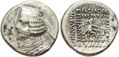 GRIECHISCHE MÜNZEN PARTHIA. Königreich der Arsakiden. Orodes II. (57-38) Drachme 57-38 3,74 g. Av.: diademierte Büste in Ornat nach links. Rv.: Arsakes sitzt mit Bogen nach rechts, davor Monogramm. Se
