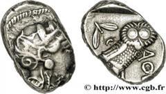 ATTICA - ATHENS Tétradrachme c. 350-320 AC. Attique, Athènes R1 silver (25mm, 17,22g, 8h) Obverse : Anépigraphe Tête d'Athéna à droite, l'œil vu de profil, coiffée du casque attique à cimier, orné de 