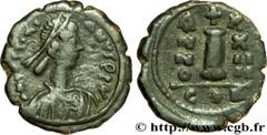 JUSTINIEN Ier (1/08/527-14/11/565) Decanummium 550-551 N° bby_208602 Date : 550-551 Nom de l'atelier : Constantinople Métal : cuivre Diamètre : 18,5mm Axe des coins : 6h. Poids : 3,64g. Degré de raret