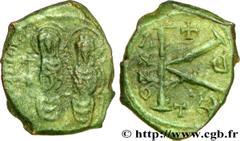 JUSTIN II et SOPHIE (15/11/565-5/10/578) Demi-follis 569-570 N° bby_209697 Date : 569-570 Nom de l'atelier : Thessalonique Métal : cuivre Diamètre : 21mm Axe des coins : 6h. Poids : 5,03g. Degré de ra