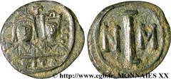 JUSTIN II et SOPHIE(15/11/565-5/10/578) Decanummium N° v20_0108    Date : 572-573 Nom de l'atelier : Carthage Métal : cuivre Diamètre : 19mm Axe des coins : 7h. Poids : 4,89g. Degré de rareté : R1 Eta