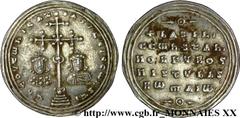BASILE II et CONSTANTIN VIII(10/01/976-15/12/1025) Miliaresion N° v20_0138    Date : c. 976-1000 Nom de l'atelier : Constantinople Métal : argent Diamètre : 29mm Axe des coins : 12h. Poids : 2,86g. De